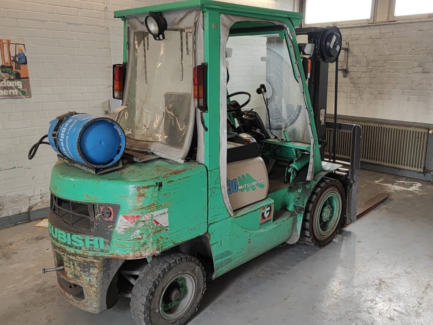 Gas-Gabelstapler MITSUBISHI FG 30